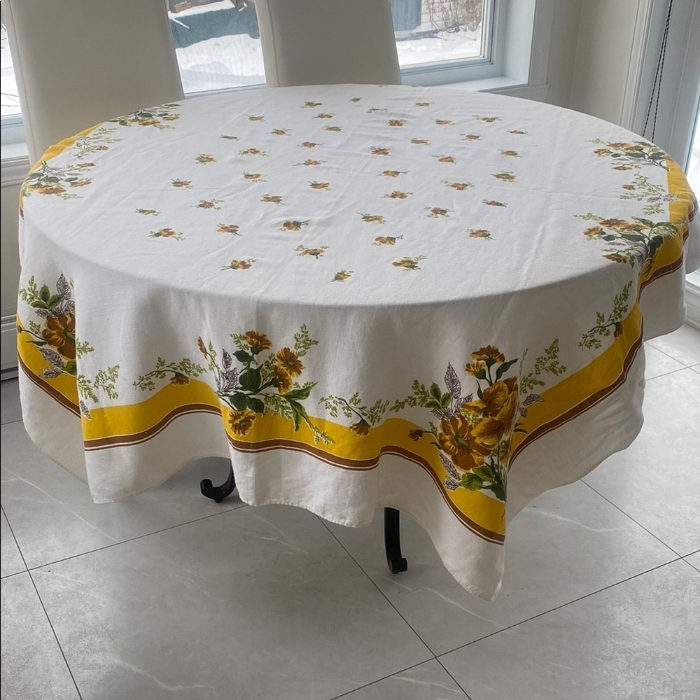 Vintage  Linen Square Floral Yellow & White Tablecloth size
 L: 69.5”
W: 58”
